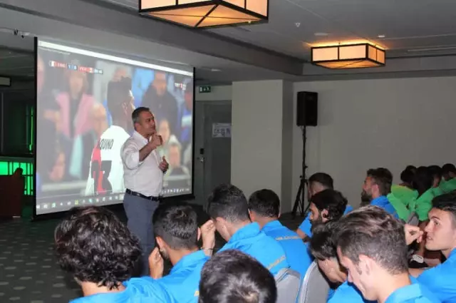 Süper Lig Kulüplerine 'Var' Eğitimi Veriliyor