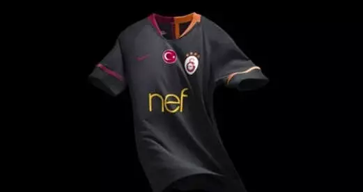 Galatasaray'ın Dış Saha Forması Satışa Sunuldu