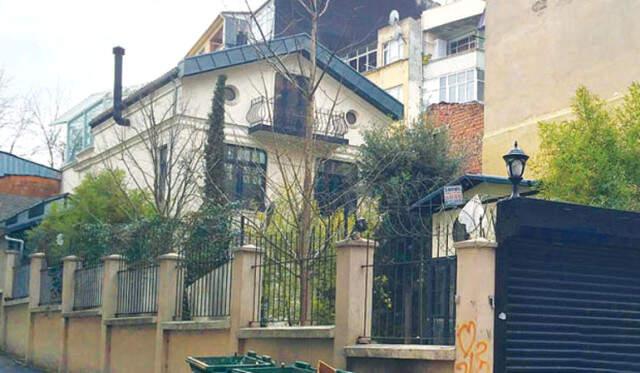 Gökhan Özoğuz, Tarikat Söylemlerinden Rahatsız Olduğu İçin Fatih'teki Villasını Satışa Çıkardı