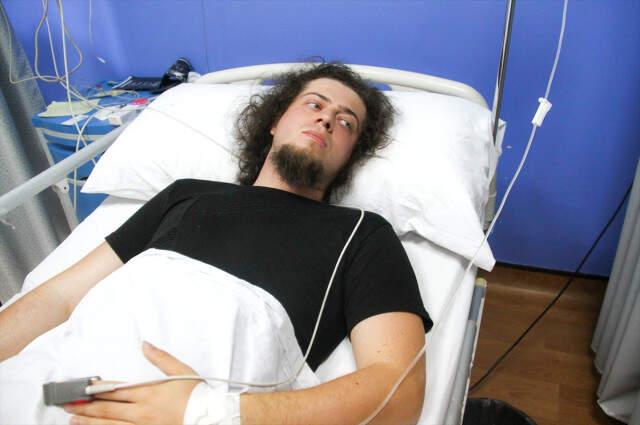 İlisyonist Aref'in Kendisini Isıran Kobraya 1.5 Yıldır Baktığı Ortaya Çıktı
