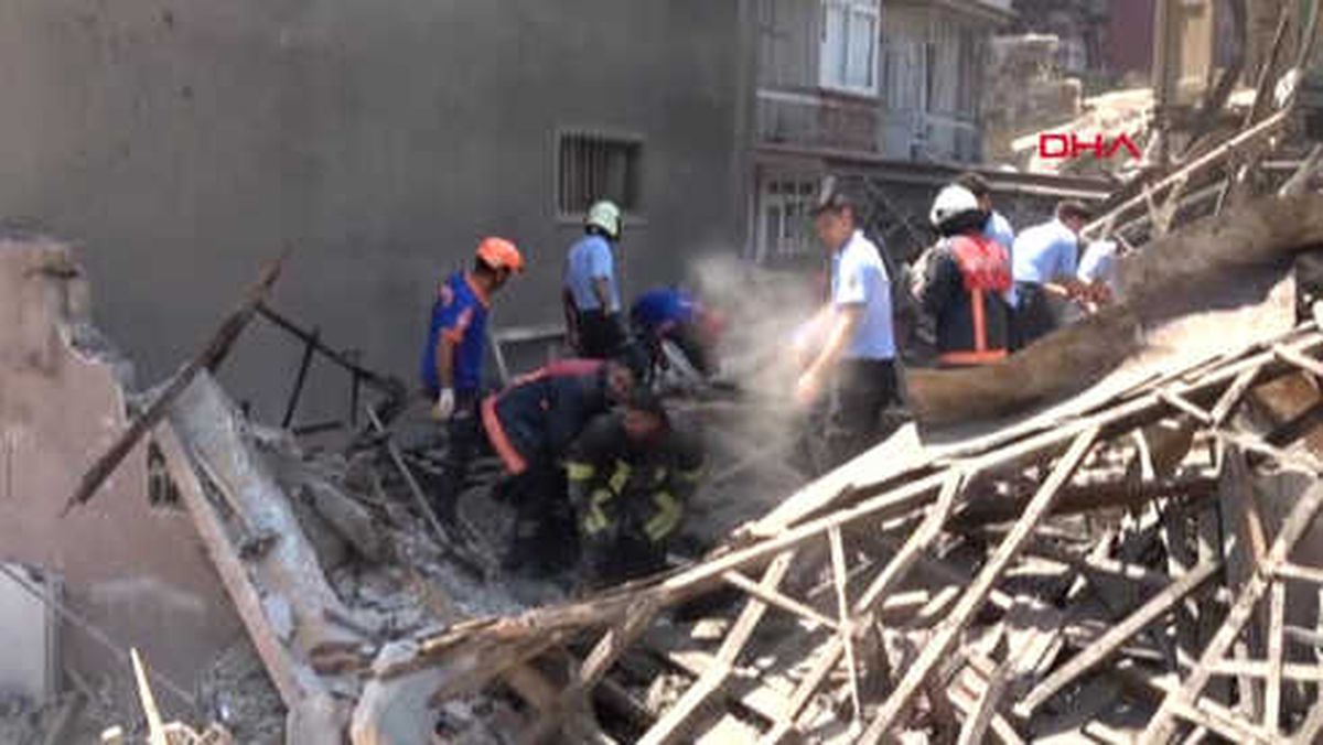 Mersin'de 2 Katlı Bina Çöktü - Ek Görüntüler