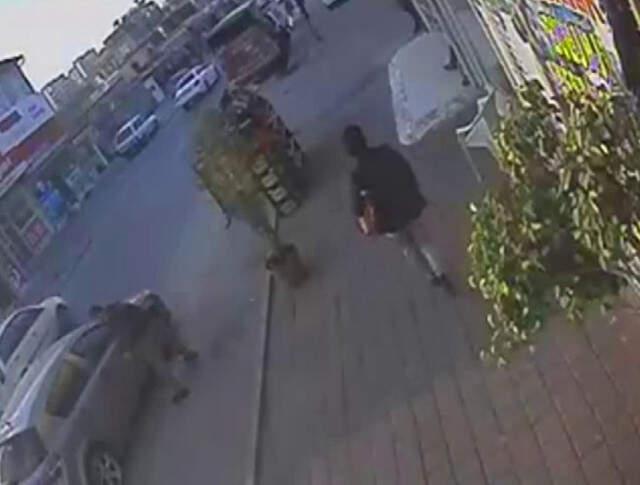 Sahte Polislerin Birbirini Dolandırma Anı Kameralara Böyle Yansıdı