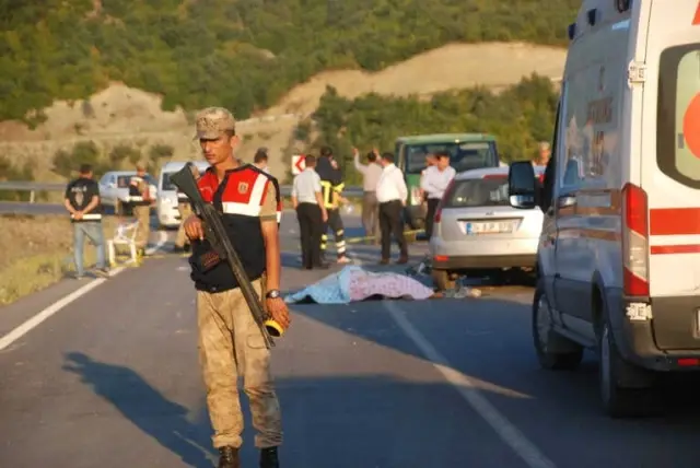 Tokat'ta Traktör Şarampole Yuvarlandı: 3 Ölü, 32 Yaralı