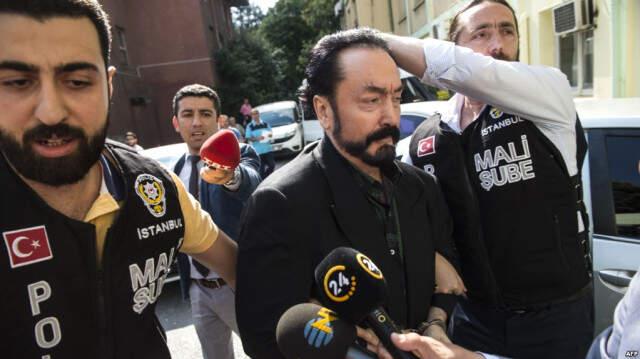 Adnan Oktar'ın Annesi Örgüt İçinde 'Mehdi Annesi' Olarak İtibar Gördüğü Ortaya Çıktı