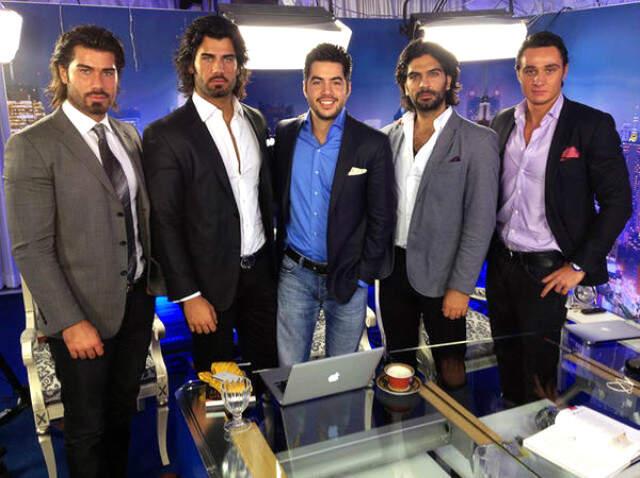 Adnan Oktar'ın Erkekleri Genç Kızları Kandırmak İçin Önce Komşu Oluyorlarmış