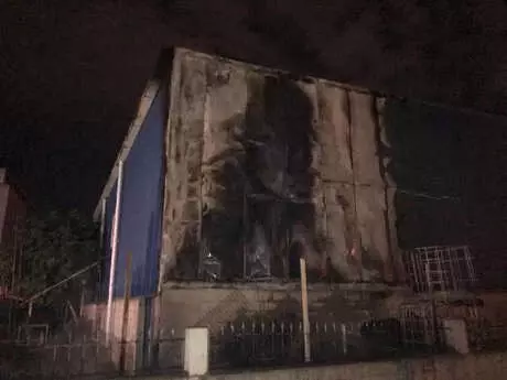 Büyükçekmece'de Hastane Yanındaki Fabrikada Yangın