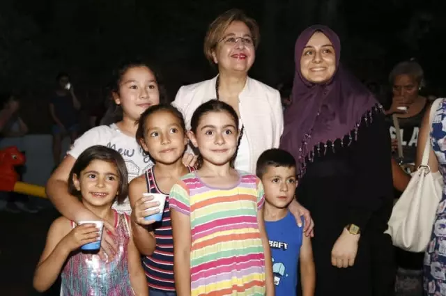 Konak'ta Açık Hava Sinema Keyfi Başladı