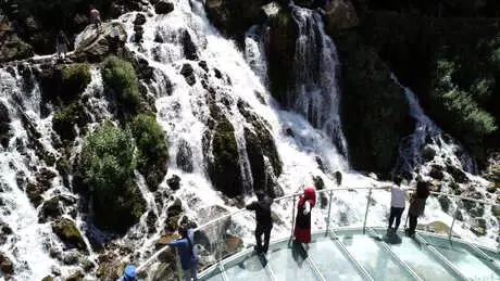 Tomara Şelalesi Büyülüyor Tomara Şelalesi Büyülüyor