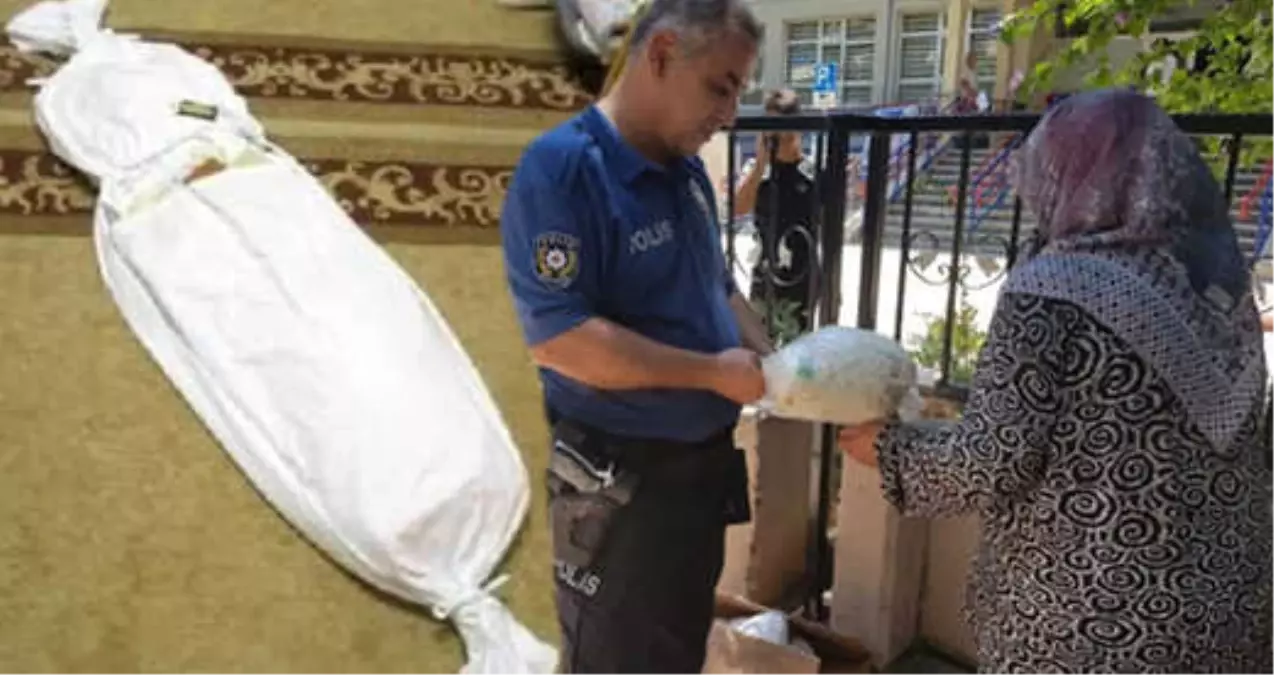 Televizyonda Gördüğü Çarşafı Sipariş Etti, Kapıya Kefen Geldi!