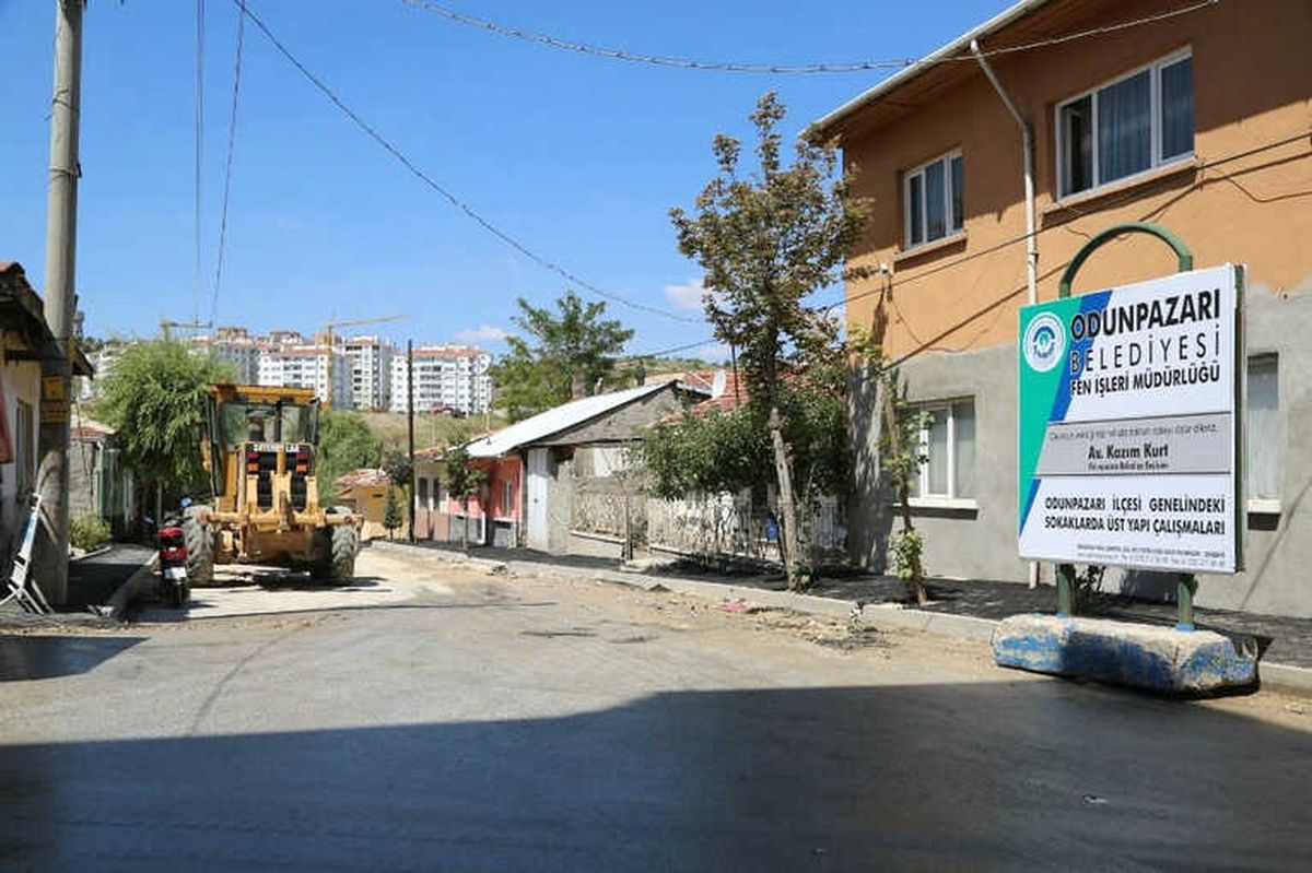 Erenköy'ün 40 Sokağında Yol Yapım ve Onarım Çalışması