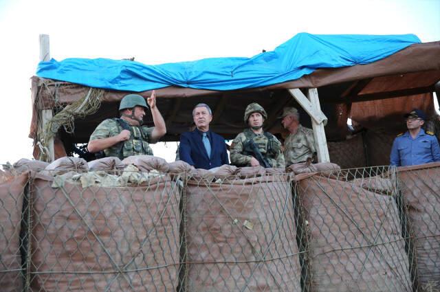 İlk Üs Ziyaretini Gerçekleştiren Hulusi Akar: Teröristleri Hudut Dışına Attık