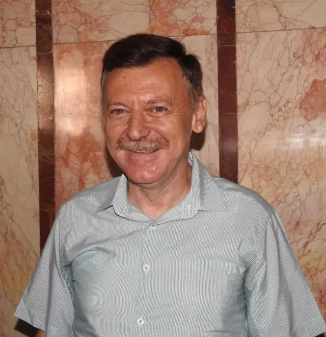 Ohal Bitti, CHP'li Aytuğ Atıcı Sakalını Kesti