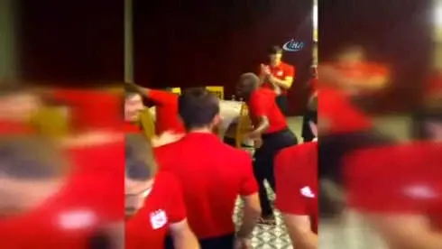 Robinho'dan Çiftetelli Şov Robinho'dan Çiftetelli Şov