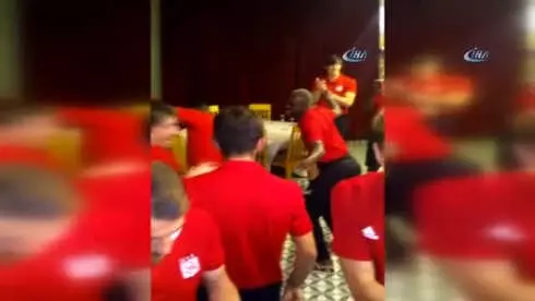 Robinho'dan Çiftetelli Şov Robinho'dan Çiftetelli Şov