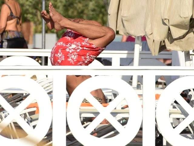 Tan Taşçı ve Sevgilisinin Yoga Görüntüleri Sosyal Medyayı Salladı