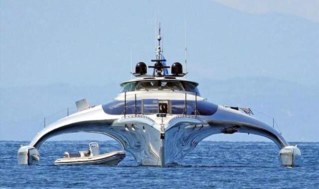 Bodrum'da Milyonluk Yatı Görmek İsteyenler Sahile Akın Etti