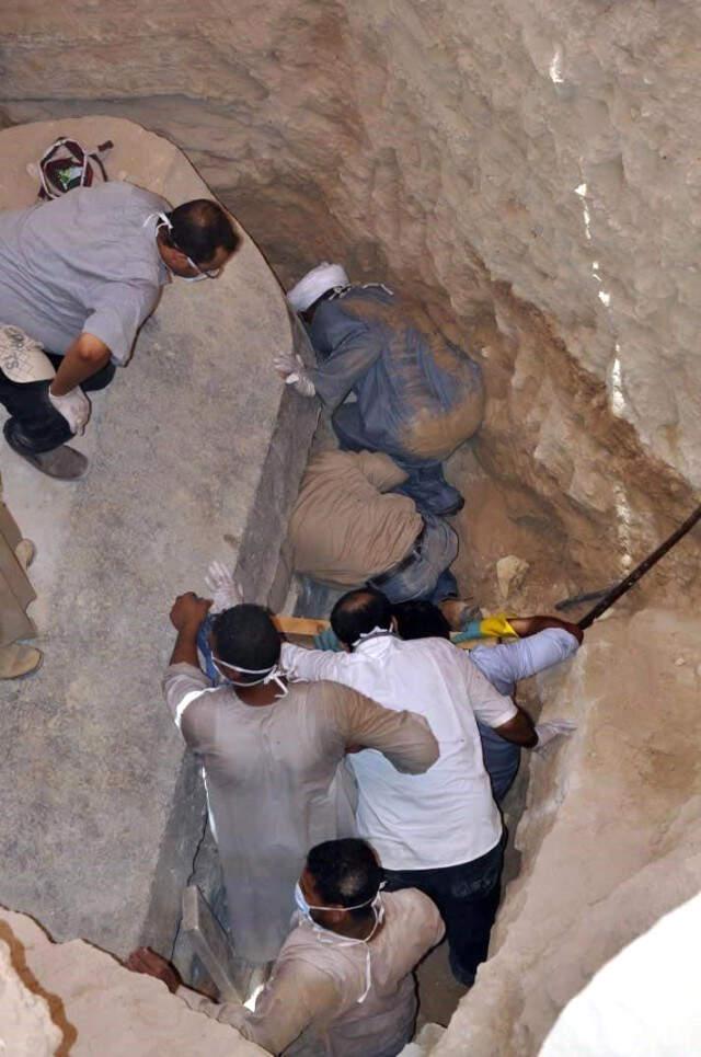 Büyük İskender'e Ait Olduğu Söylenen 2 Bin 500 Yıllık Lahitin İçinden Çıkan 3 Mumya Şaşkına Çevirdi