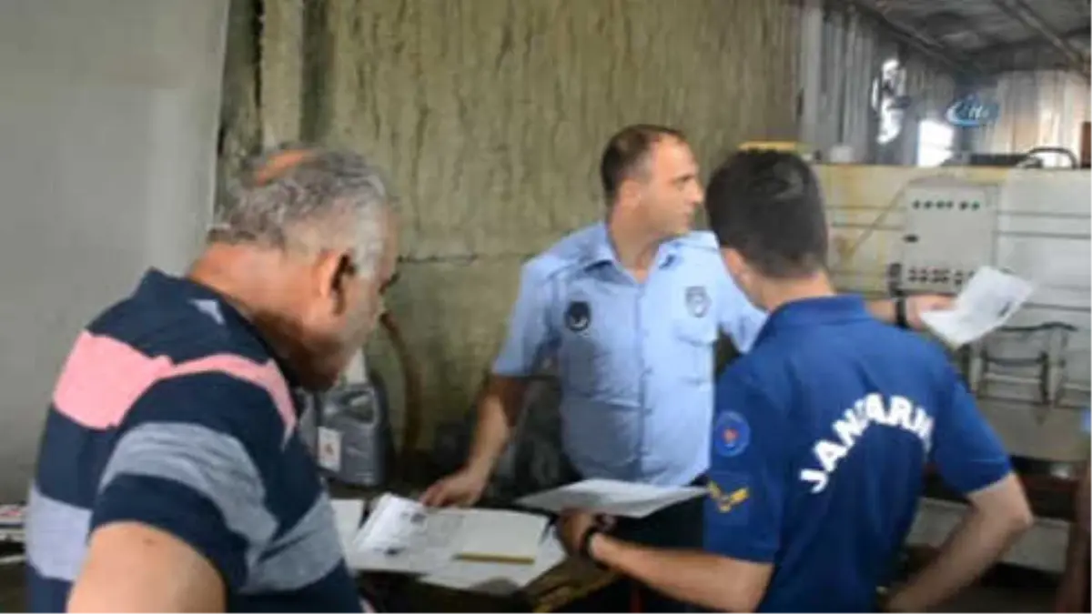 Dilovası'nda 5.5 Ton Kaçak On Numara Yağ Ele Geçirildi