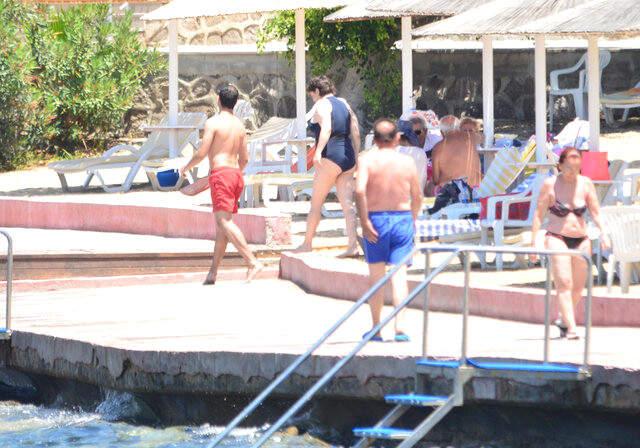 Esra Dermancıoğlu, Yeni Sevgilisiyle Eski Eşinin Yazlığında Tatil Yaptı
