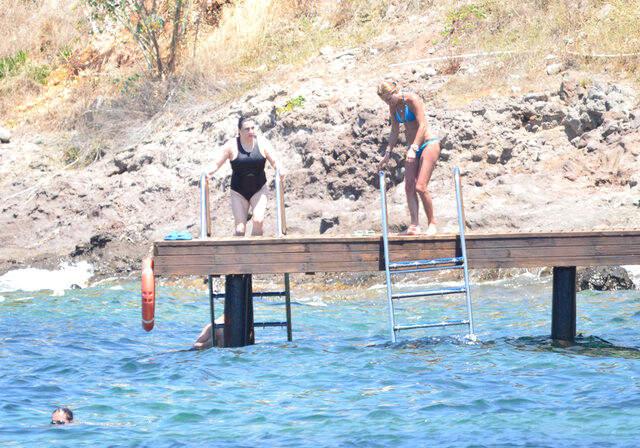 Esra Dermancıoğlu, Yeni Sevgilisiyle Eski Eşinin Yazlığında Tatil Yaptı