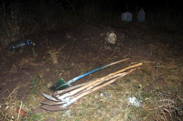 Kayıp Evrim İçin Gelen İhbar Üzerine Dedesinin Mezarı Açıldı