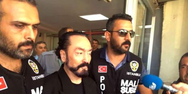 Küçük Yaşta Adnan Oktar Grubunun Eline Düşen Genç Kızdan Kan Donduran İddia: Tuvalete Götürüp Öpmeye Başladı