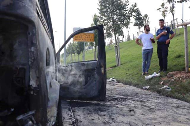 Şanssız Adamın 15 Dakika Önce Satın Aldığı Araç, Seyir Halindeyken Alev Aldı