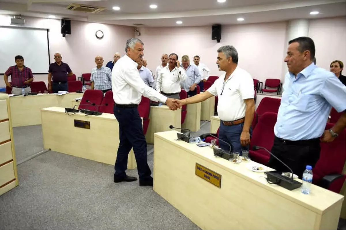 Seyhan Belediyesi'nde Muhtarlarla Beyin Fırtınası