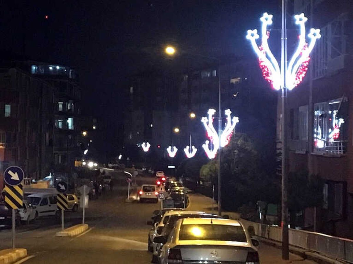 Yozgat'ın Caddeleri Estetik Işıklandırmalarla Renklendi
