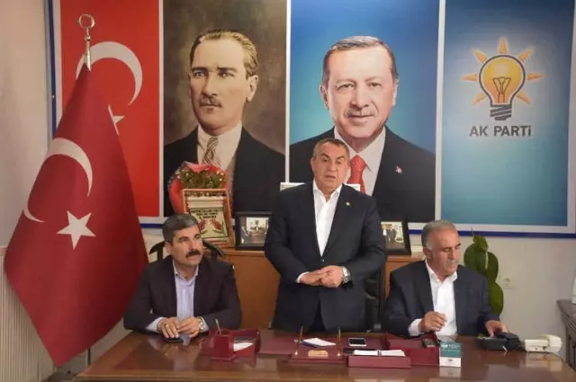 AK Parti Heyeti Basınla Bir Araya Geldi AK Parti Heyeti Basınla Bir Araya Geldi