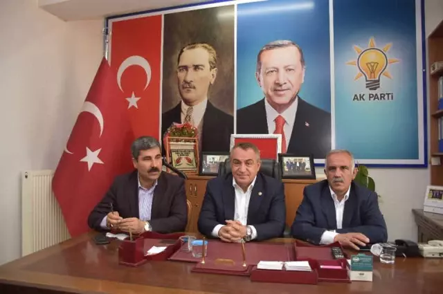 AK Parti Heyeti Basınla Bir Araya Geldi AK Parti Heyeti Basınla Bir Araya Geldi