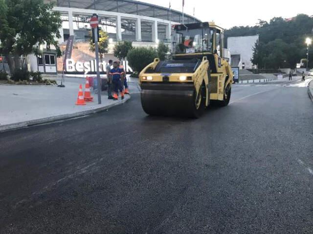 Beşiktaş'ta Yolda Çöken Alan Onarıldı