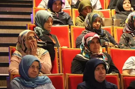 Kahraman 15 Temmuz'u Anlattı, Salondakiler Gözyaşlarını Tutamadı Kahraman 15 Temmuz'u Anlattı, Salondakiler Gözyaşlarını Tutamadı