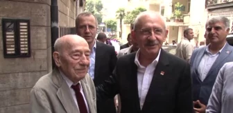 Kılıçdaroğlu, Yazar, Siyaset ve Devlet Adamı Cahit Kayra'yı Ziyaret Etti