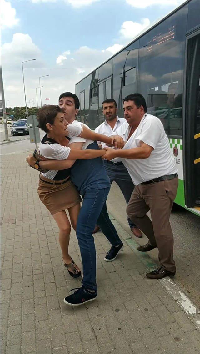Halk Otobüsü Şoförünün Tehlikeli Manevrası Kavga Çıkardı