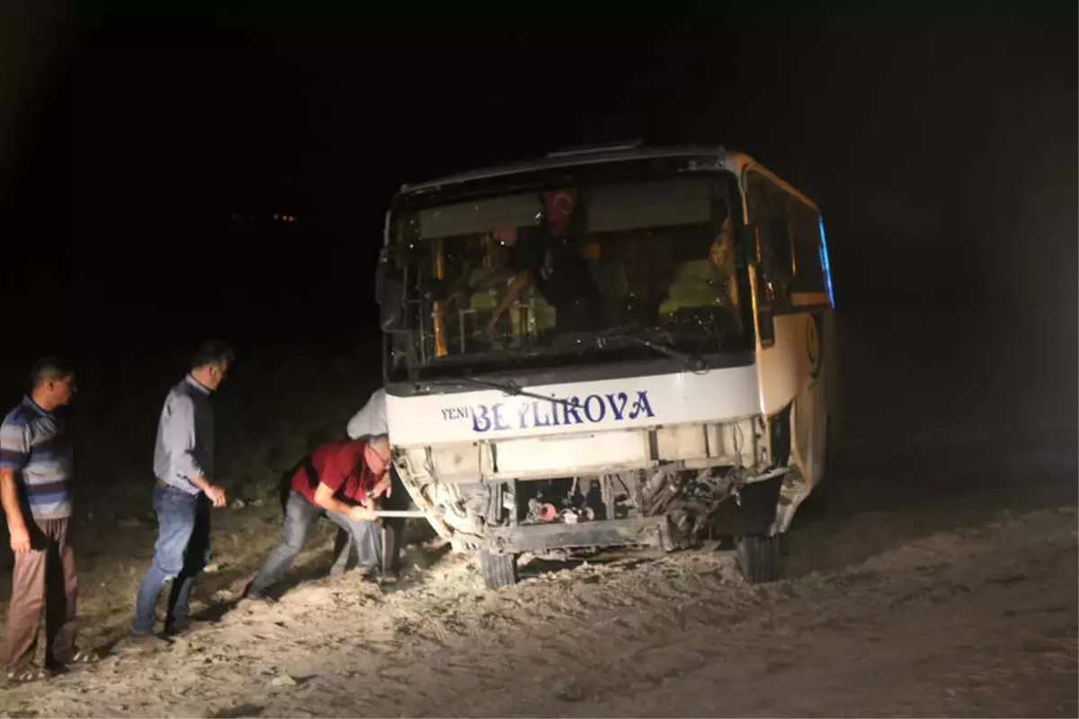 Kalp Krizi Geçiren Sürücünün Kullandığı Midibüs Devrildi