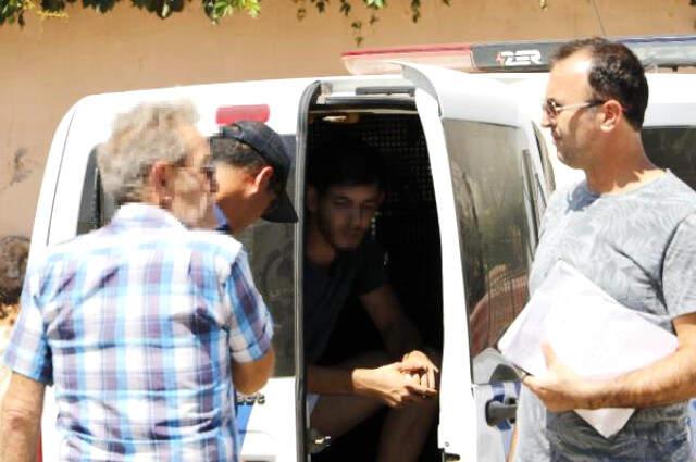 Kızının Odasındaki Dolabı Açan Baba, Genç Bir Erkekle Karşılaştı