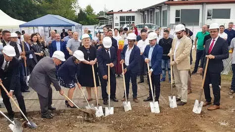 Regensburg'da Çifte Minareli Caminin Temeli Törenle Atıldı Regensburg'da Çifte Minareli Caminin Temeli Törenle Atıldı