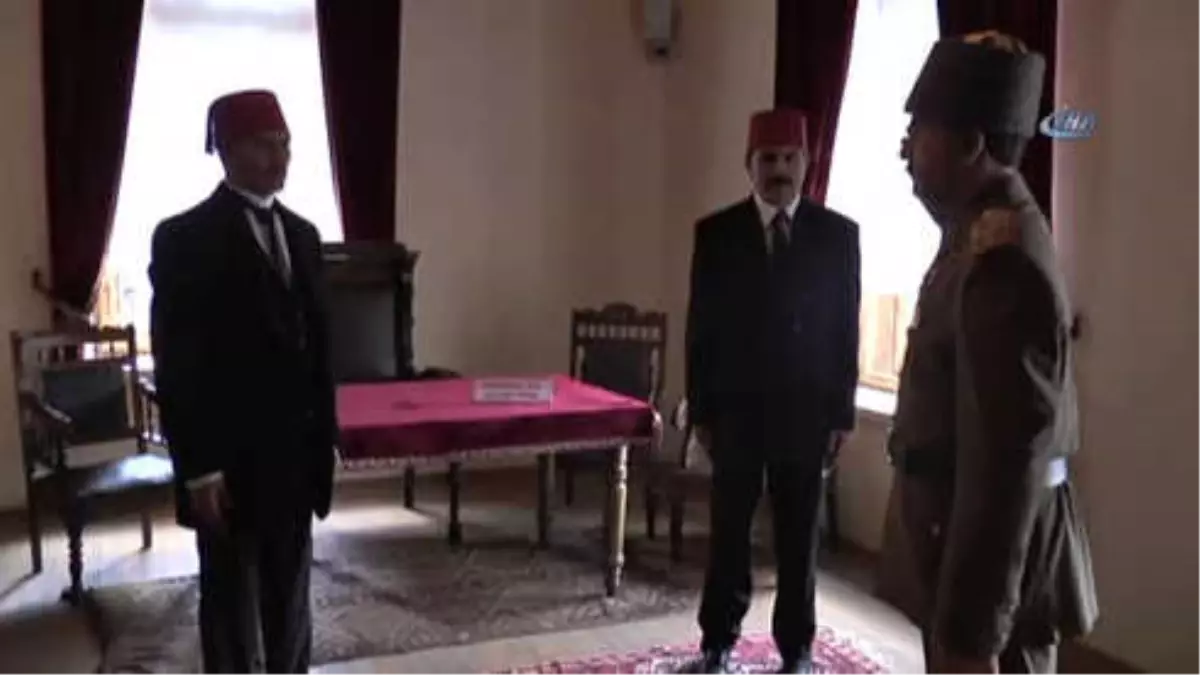 Emrinizdeyiz Paşam' Sahnesi Silikon Heykellerle Anlatıldı