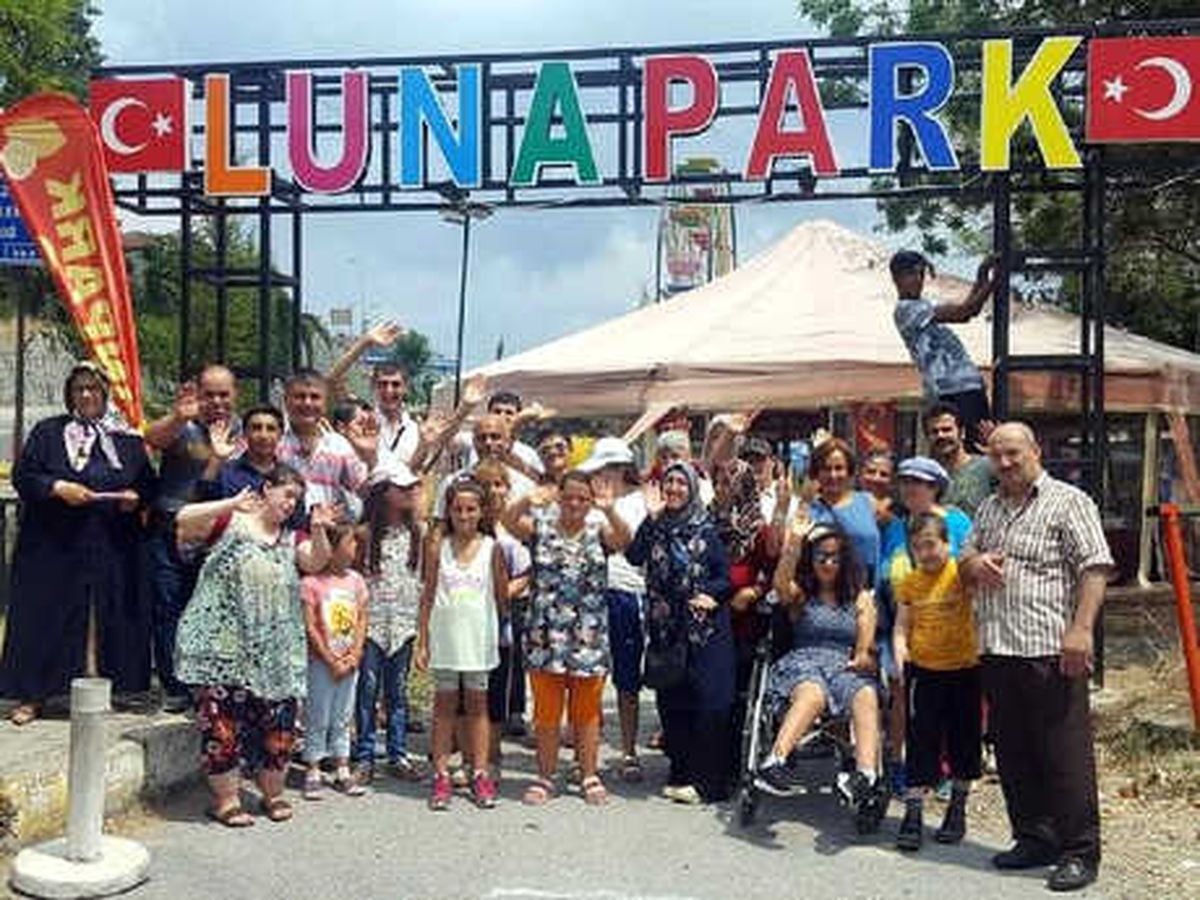 Engelliler Lunaparkta Eğlendi