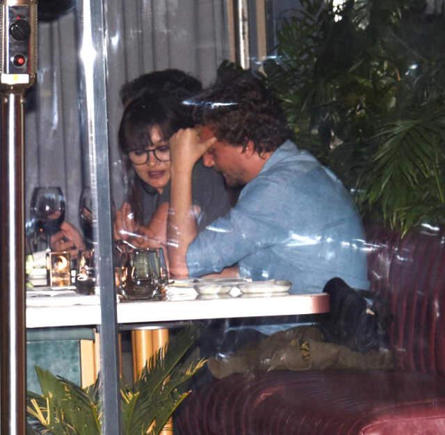 Nurgül Yeşilçay Tartıştığı Sevgilisine Masadaki Bardağı Fırlattı