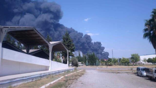 Son Dakika! Antalya Organize Sanayi Bölgesi'nde Korkutan Yangın!