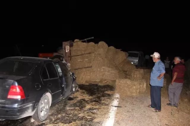 Traktör ve İki Otomobilin Karıştığı Kazada 2'si Ağır 5 Kişi Yaralandı