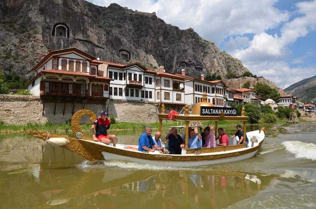 Yeşilırmak'ta 'Saltanat' Keyfi