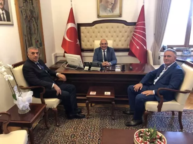 Başkan Toçoğlu'ndan Milletvekillerine Hayırlı Olsun Ziyaretleri Başkan Toçoğlu'ndan Milletvekillerine Hayırlı Olsun Ziyaretleri