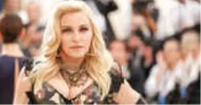 Eski Manken Amanda Cazalet: Yıllarca Madonna'nın Tacizine Uğradım