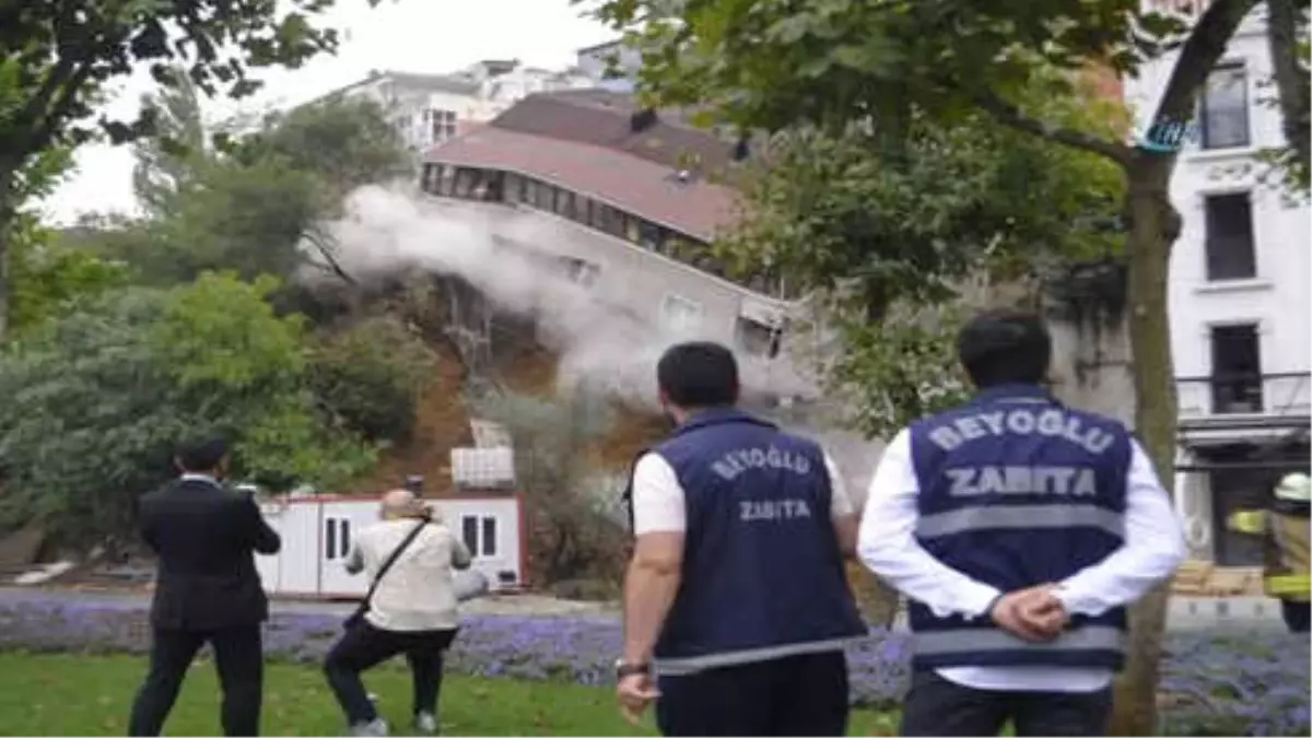 İha Muhabiri Binanın Çökme Anını Saniye Saniye Fotoğrafladı