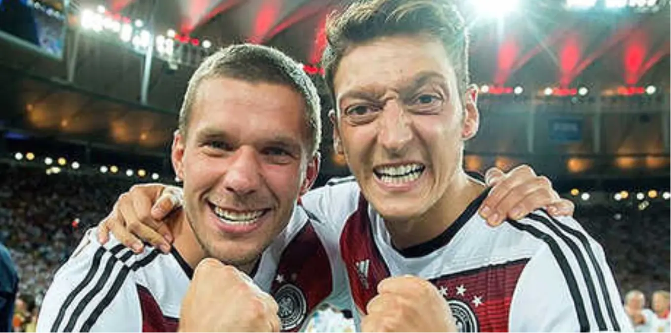 Lukas Podolski'den Mesut Özil Paylaşımı!