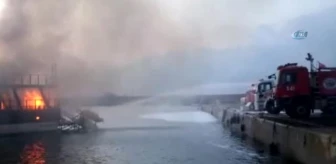 Mersin'de Tur Teknesi Alev Alev Yandı