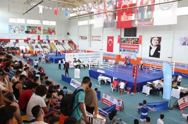 Ağrılı Boksör Türkiye İkincisi Oldu Ağrılı Boksör Türkiye İkincisi Oldu